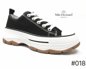 zapatilla beige ligera con azul