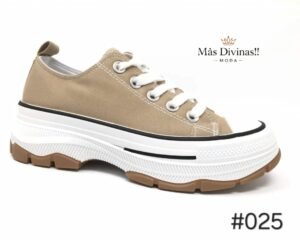 zapatilla beige deportiva